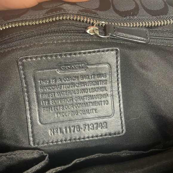 Coach Purse!!! - Picture 6 of 6